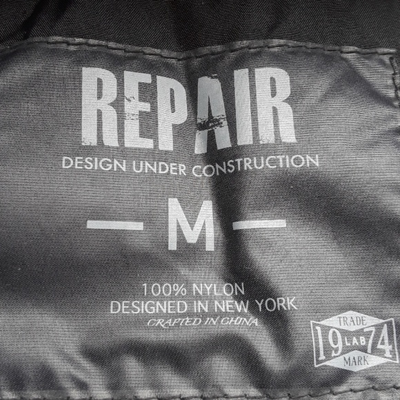 NWT. SIZE M. REPAIR men's hooded puffer jacket. - Picture 4 of 8